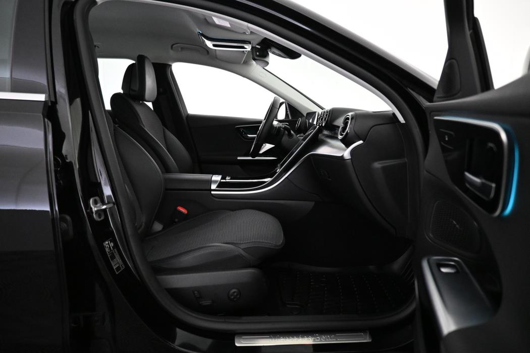 MERCEDES-BENZ C 2023