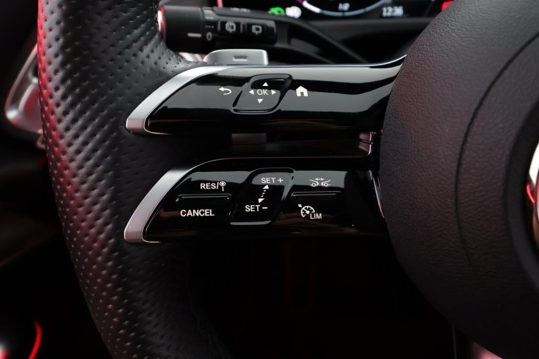 MERCEDES-BENZ E 2025