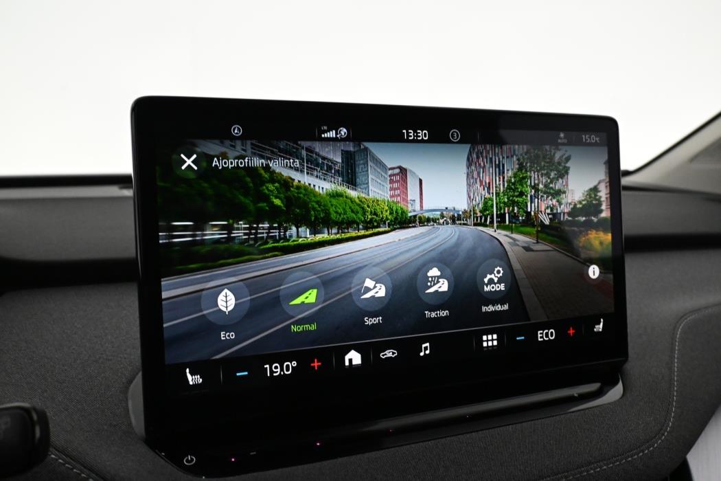 SKODA Enyaq 2023