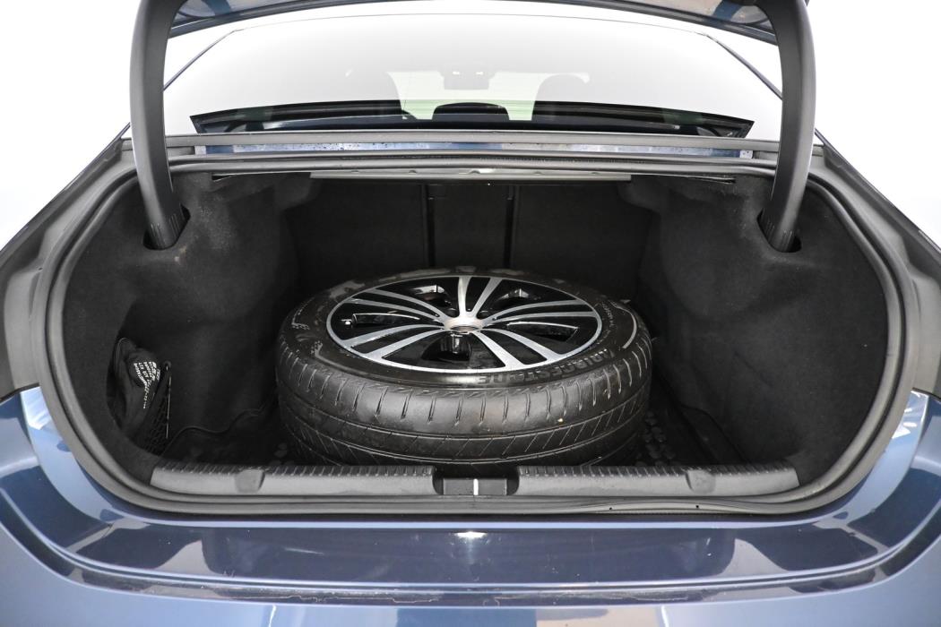 MERCEDES-BENZ EQE 2023