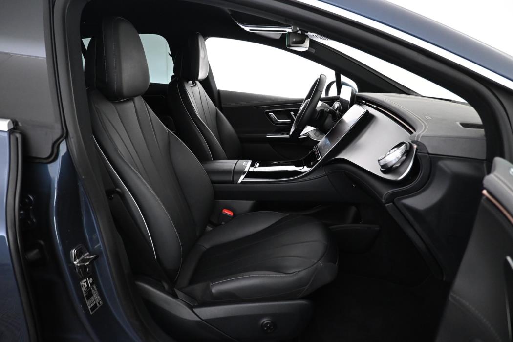 MERCEDES-BENZ EQE 2023