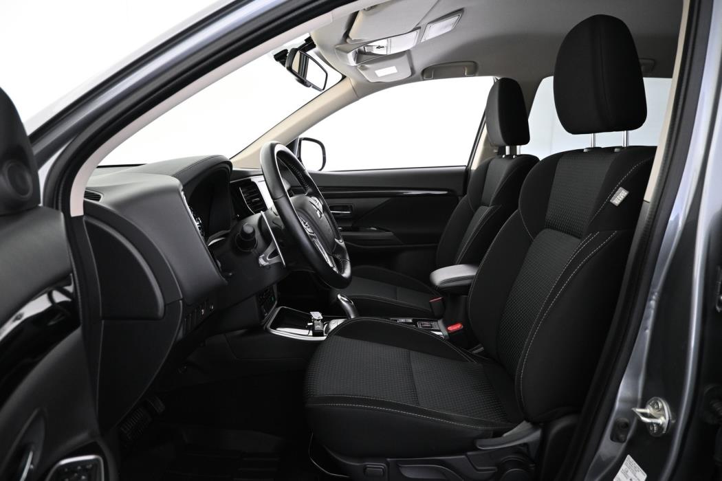 MITSUBISHI Outlander PHEV 2020