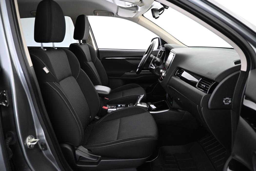 MITSUBISHI Outlander PHEV 2020