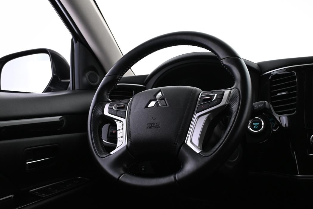 MITSUBISHI Outlander PHEV 2020