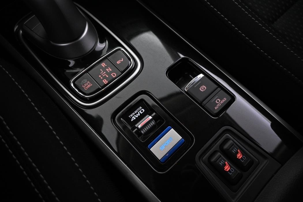 MITSUBISHI Outlander PHEV 2020