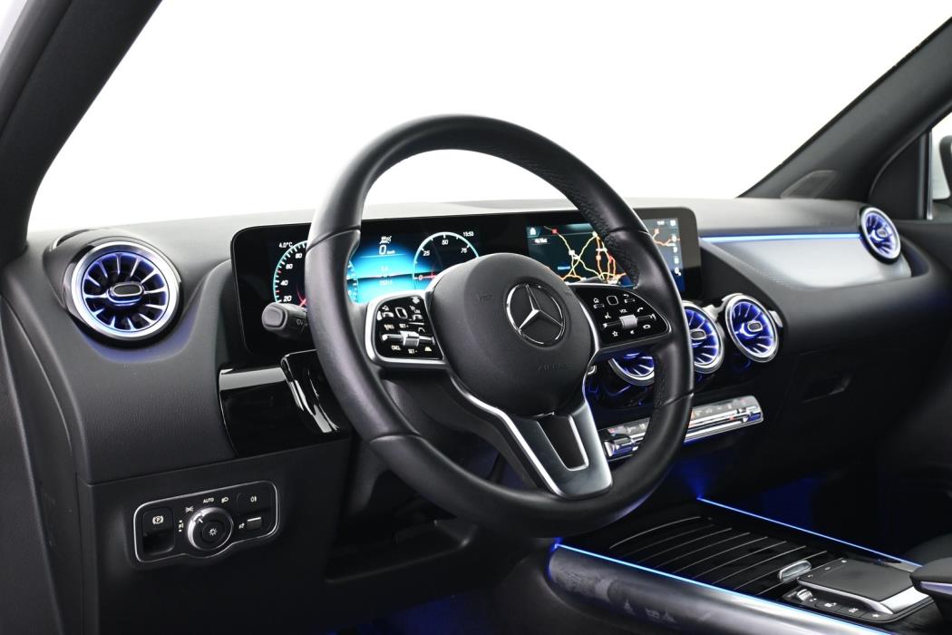 MERCEDES-BENZ EQA 2022