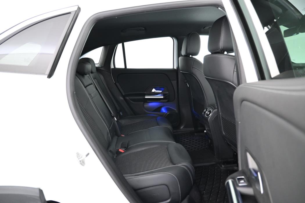 MERCEDES-BENZ EQA 2022