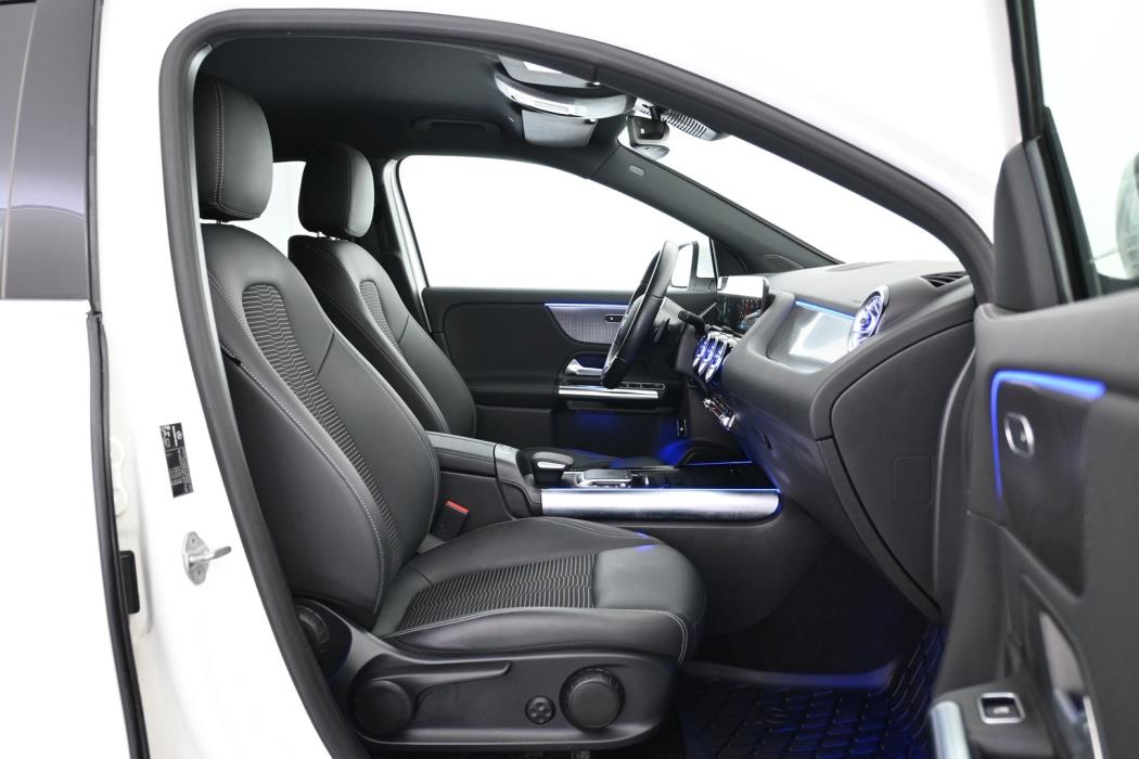 MERCEDES-BENZ EQA 2022