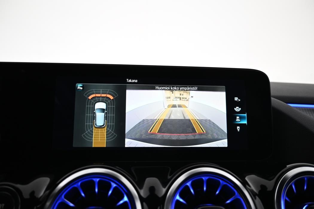 MERCEDES-BENZ EQA 2022