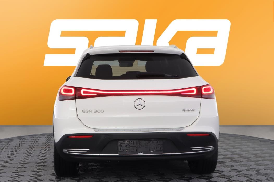 MERCEDES-BENZ EQA 2022