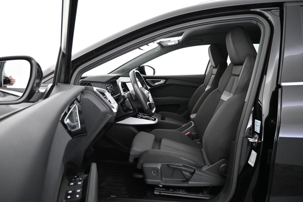 AUDI Q4 e-tron 2022
