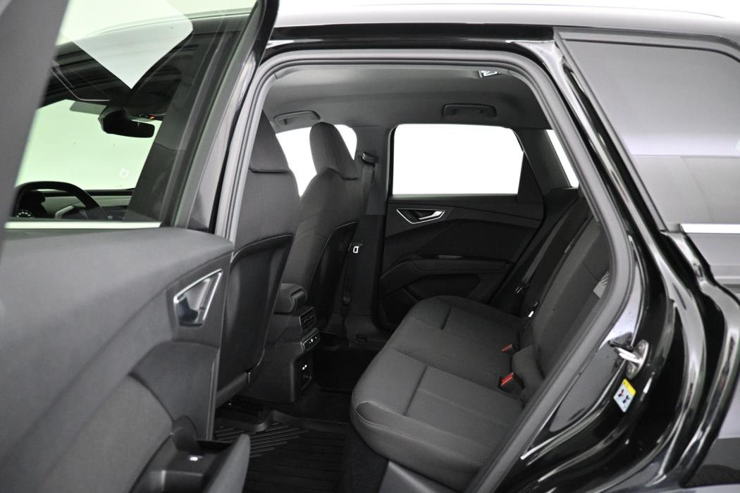 AUDI Q4 e-tron 2022
