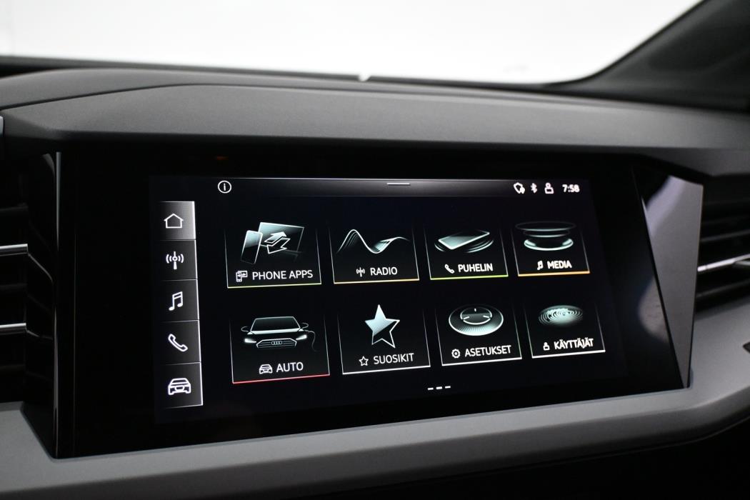 AUDI Q4 e-tron 2022