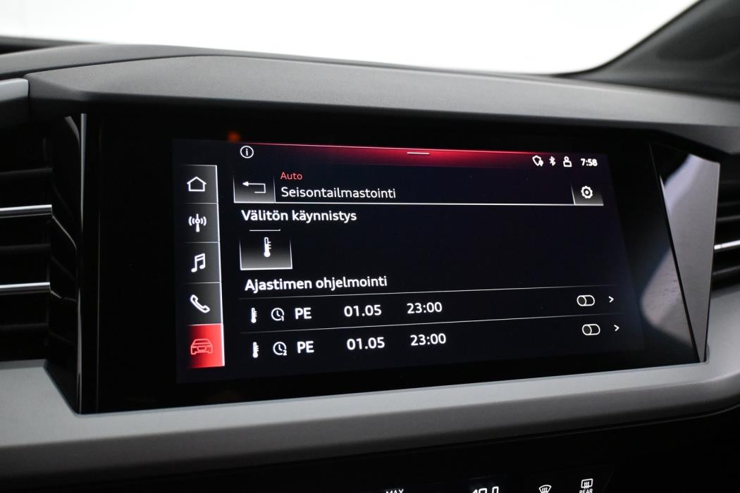AUDI Q4 e-tron 2022