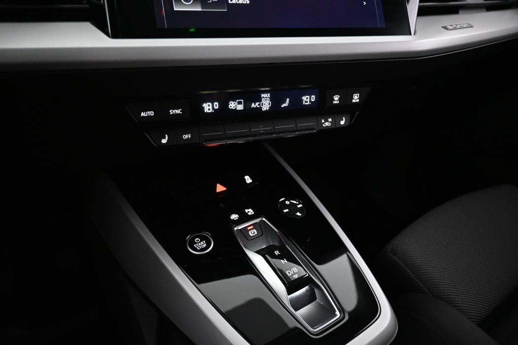 AUDI Q4 e-tron 2022