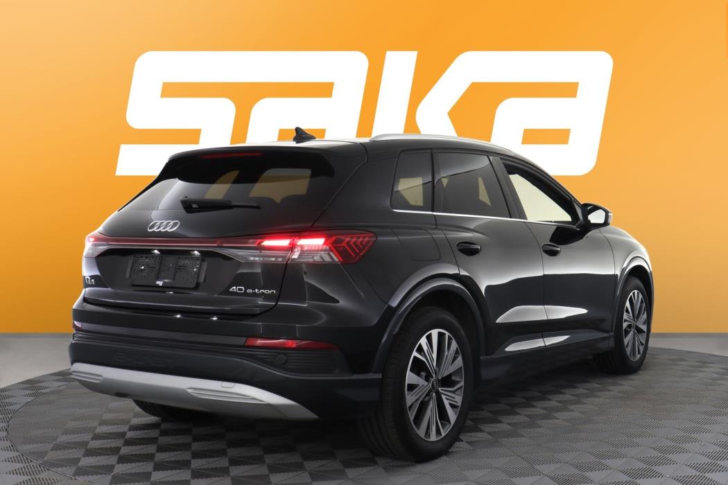 AUDI Q4 e-tron 2022