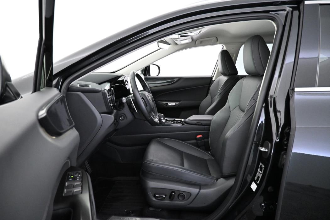 LEXUS NX 2025
