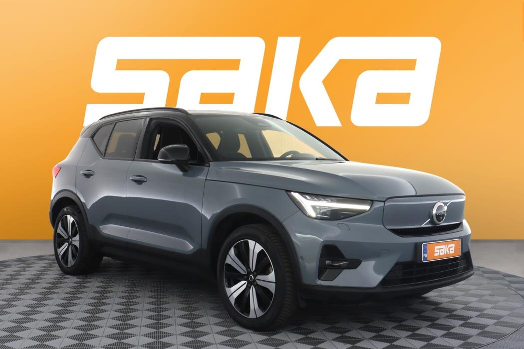 VOLVO XC40 2023