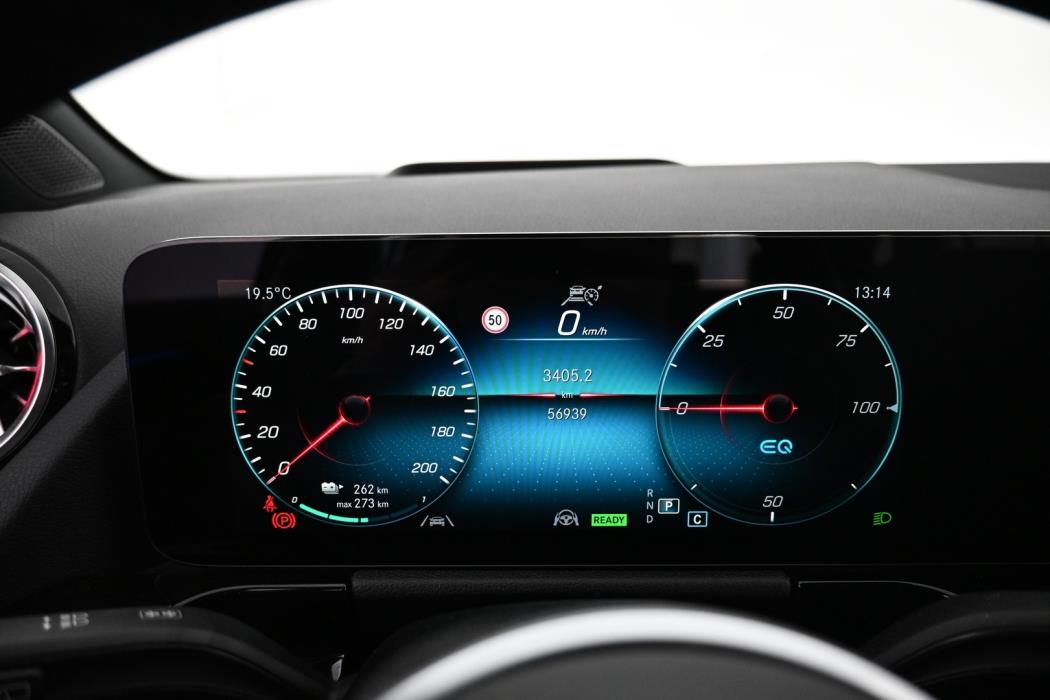 MERCEDES-BENZ EQA 2023