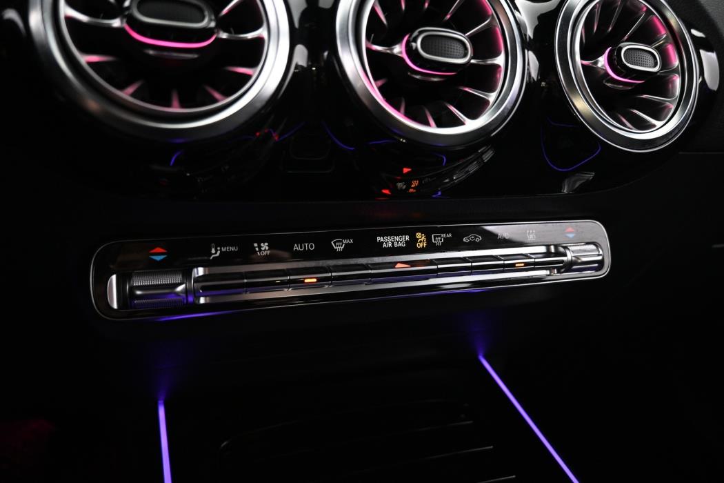 MERCEDES-BENZ EQA 2023