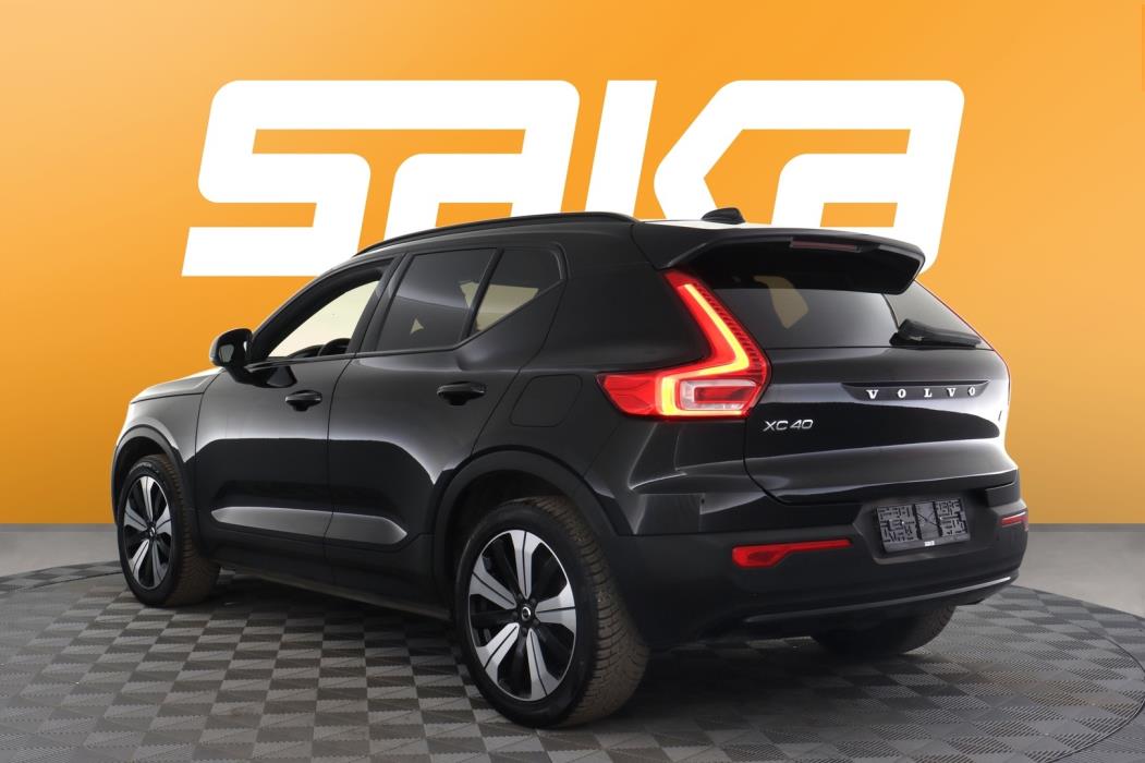 VOLVO XC40 2023