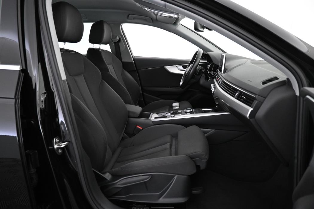 AUDI A4 2018