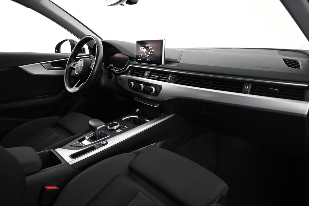 AUDI A4 2018