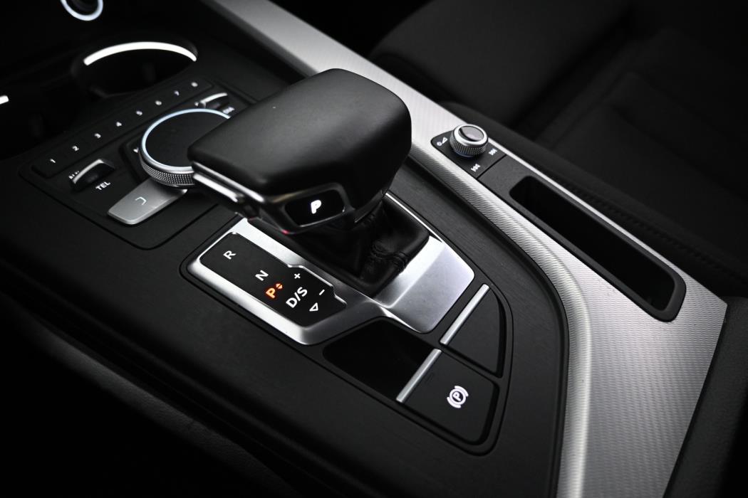 AUDI A4 2018