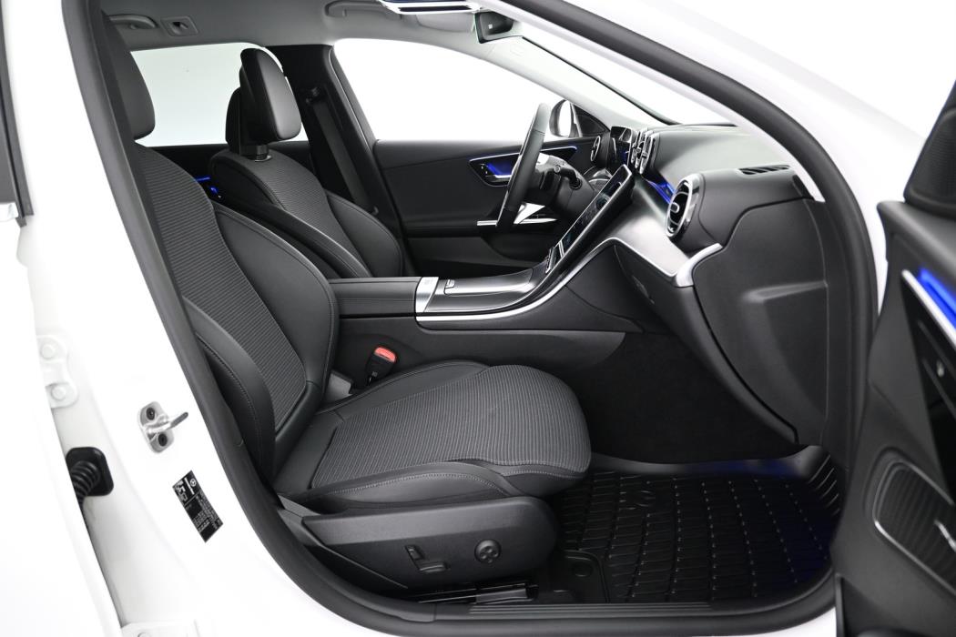 MERCEDES-BENZ C 2025