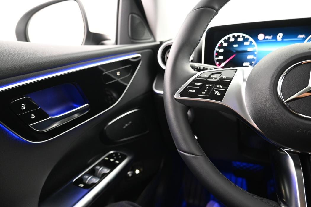 MERCEDES-BENZ C 2025