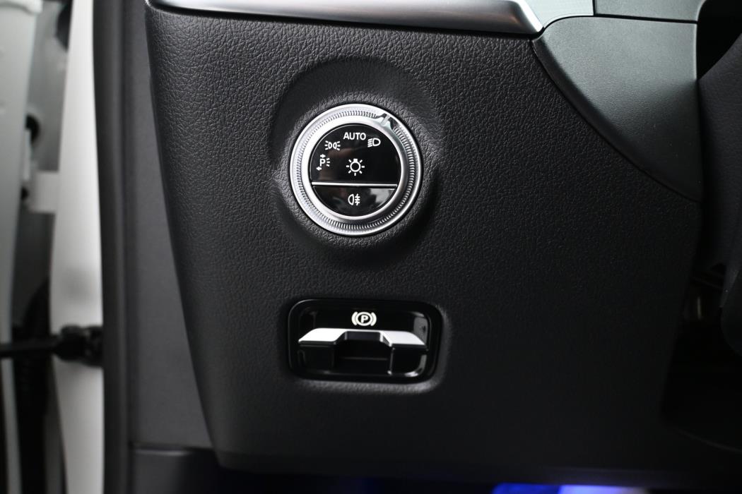 MERCEDES-BENZ C 2025