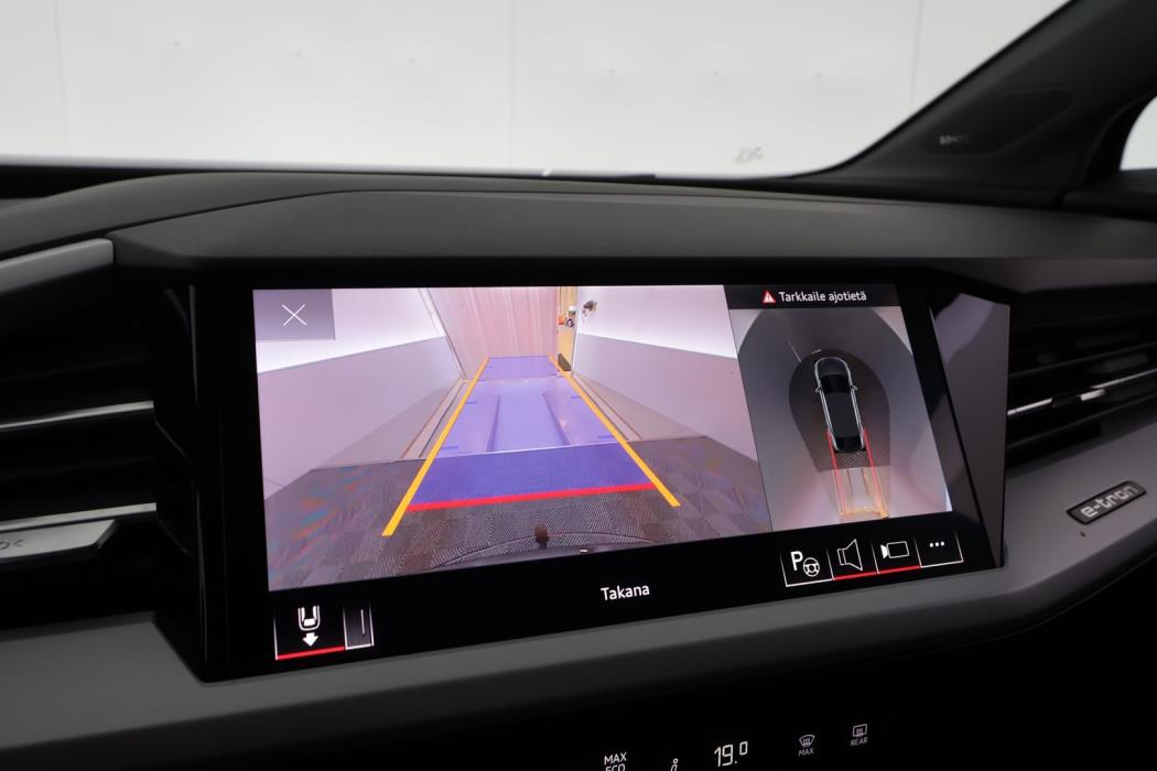 AUDI Q4 e-tron 2023