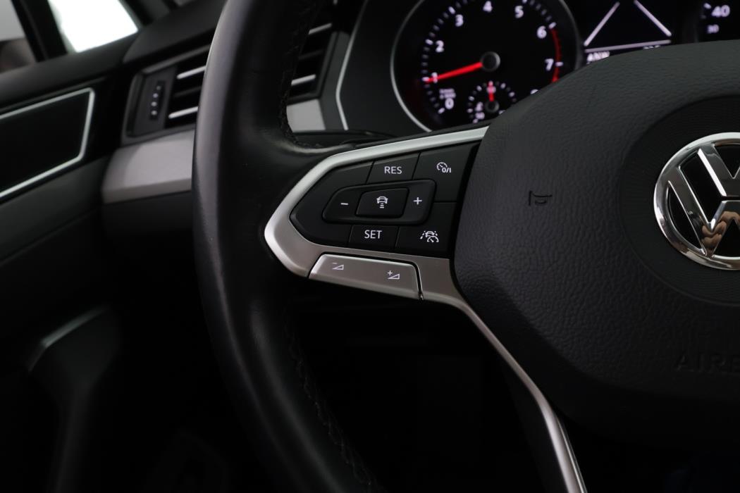 VOLKSWAGEN Passat 2020