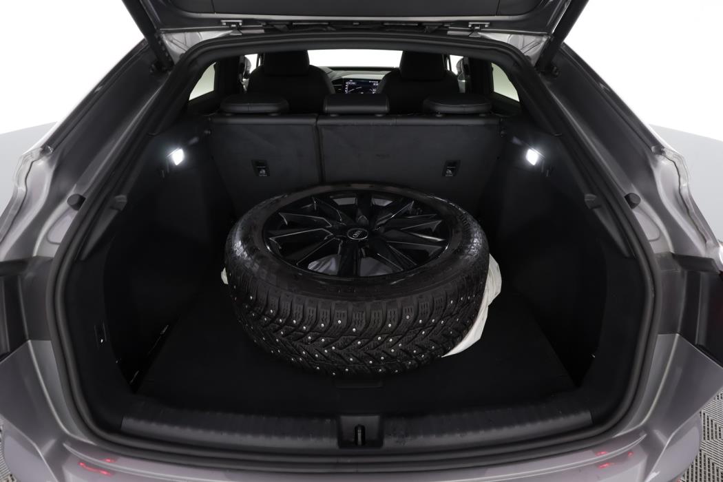 AUDI Q4 e-tron 2024