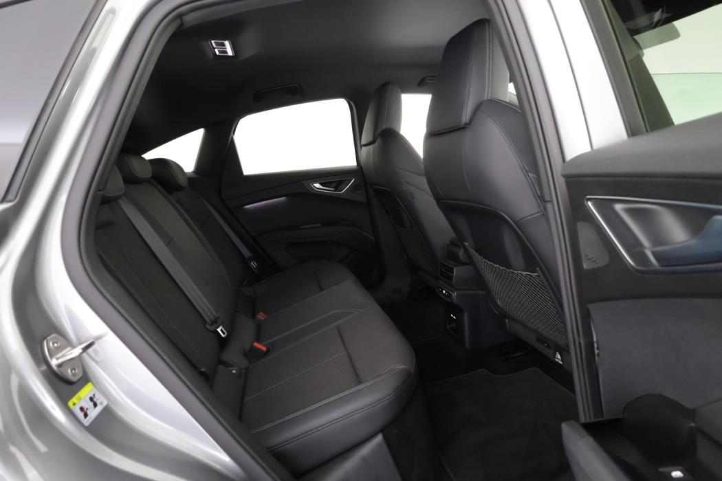 AUDI Q4 e-tron 2024