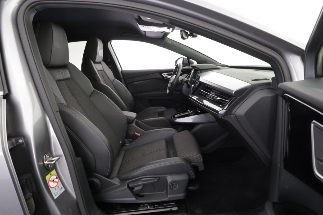 AUDI Q4 e-tron 2024