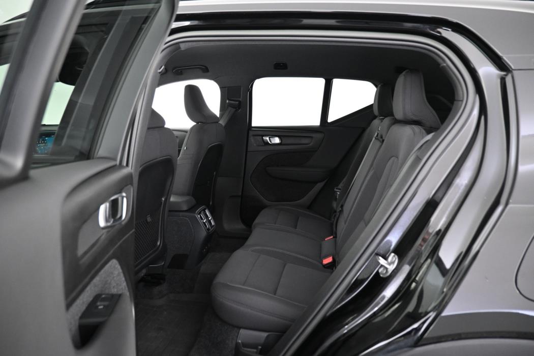 VOLVO XC40 2023