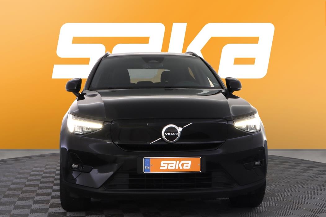 VOLVO XC40 2023