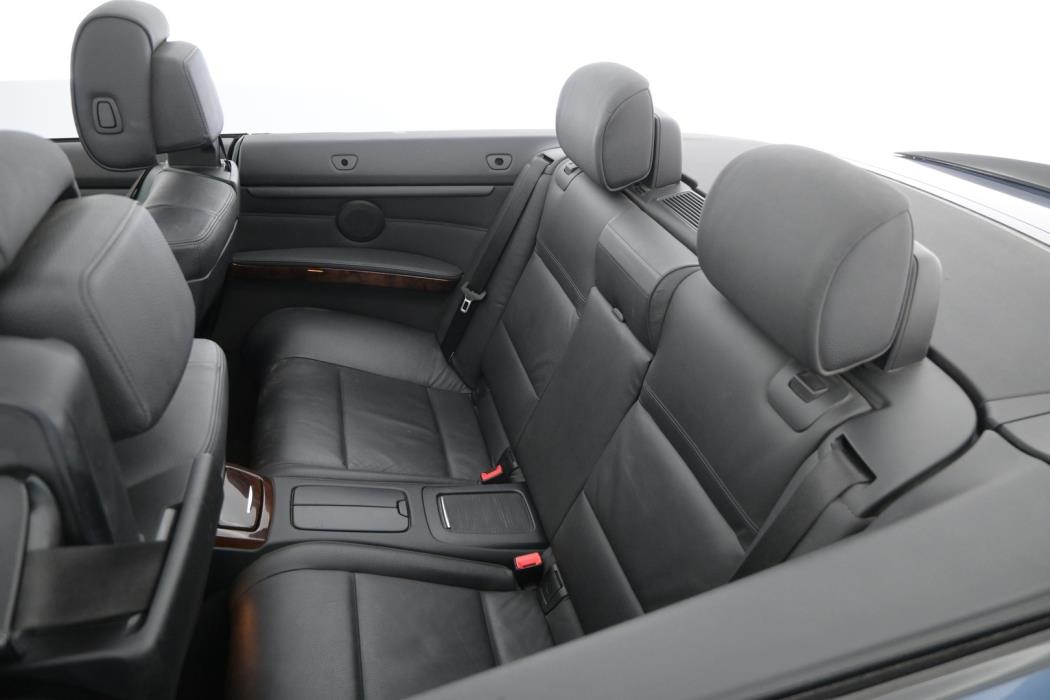 BMW 330 2010