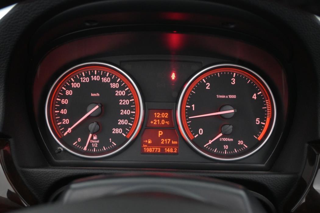 BMW 330 2010