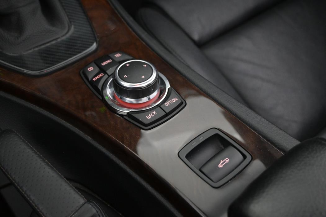 BMW 330 2010