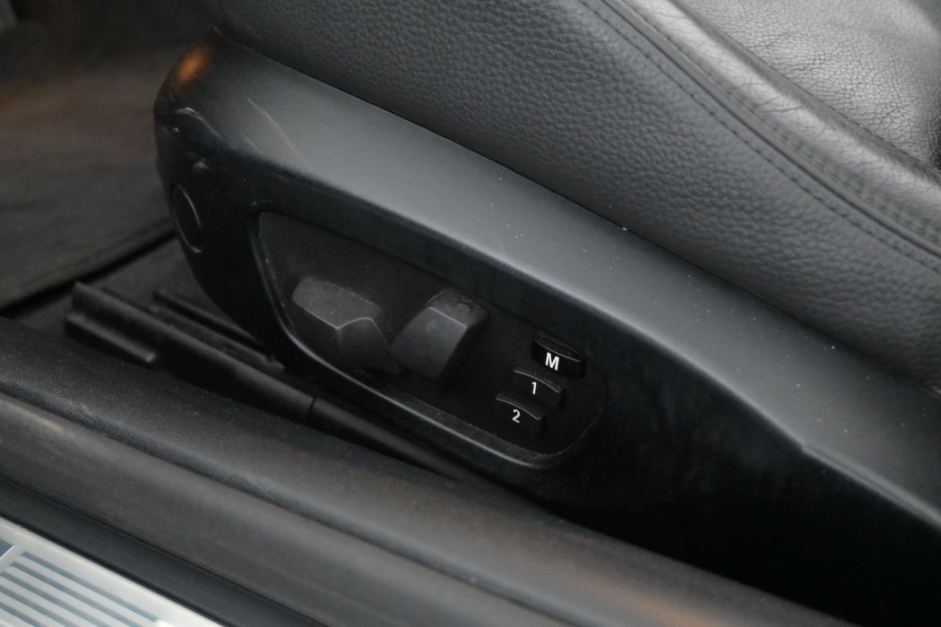 BMW 330 2010
