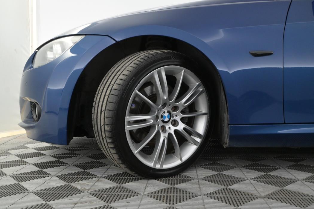 BMW 330 2010