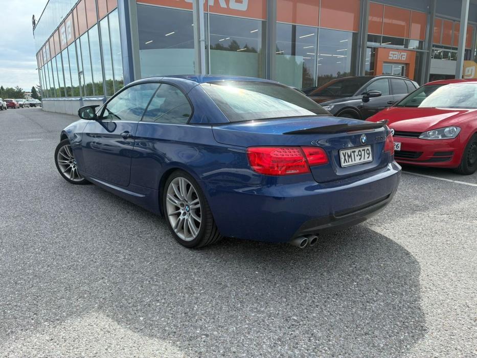 BMW 330 2010
