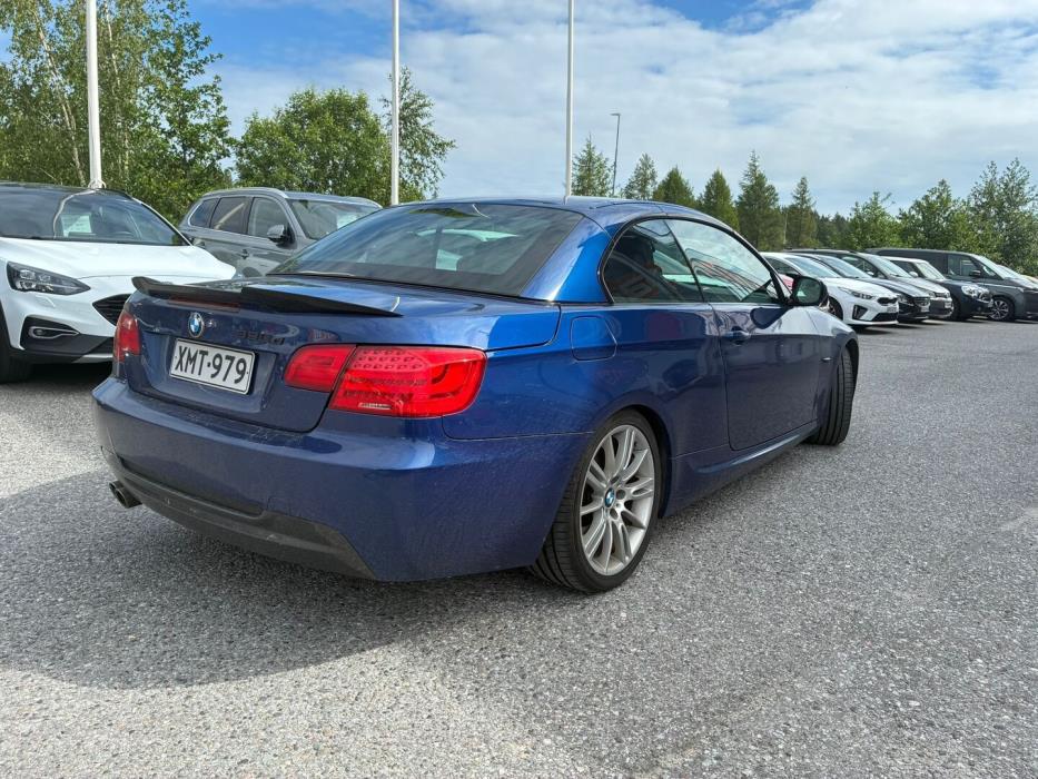 BMW 330 2010