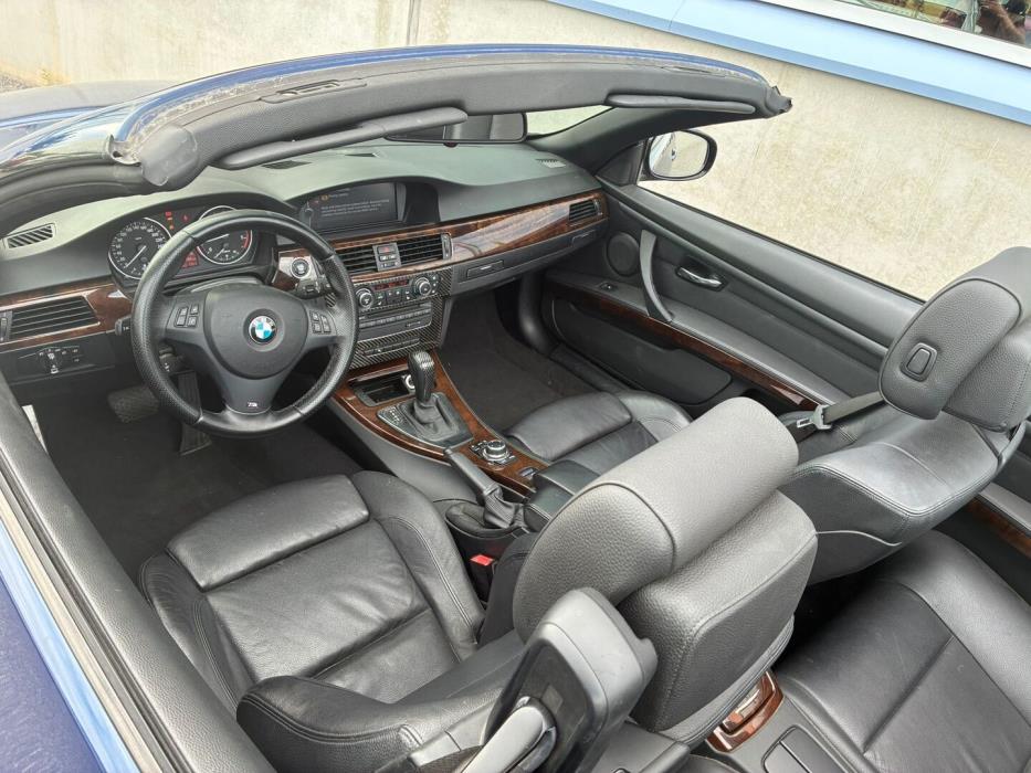 BMW 330 2010