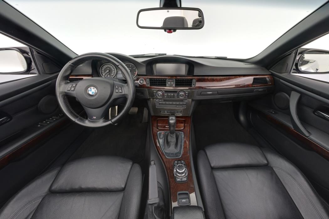 BMW 330 2010
