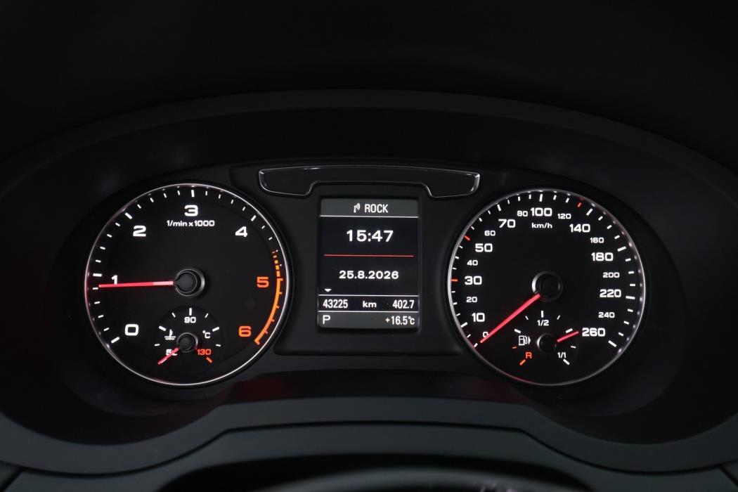 AUDI Q3 2016