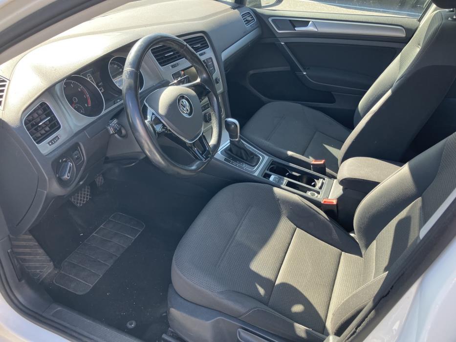 VOLKSWAGEN Golf 2016