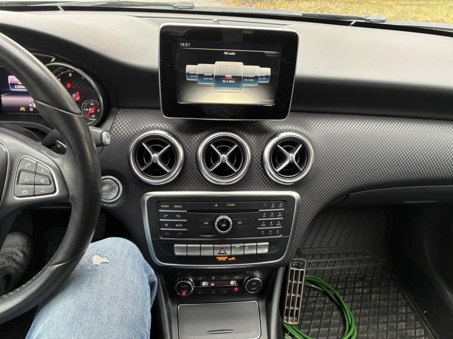 MERCEDES-BENZ A 2017